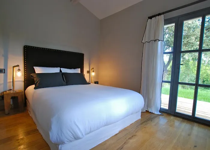 Domaine Sainte Colombe * Saint-Gilles (Gard)